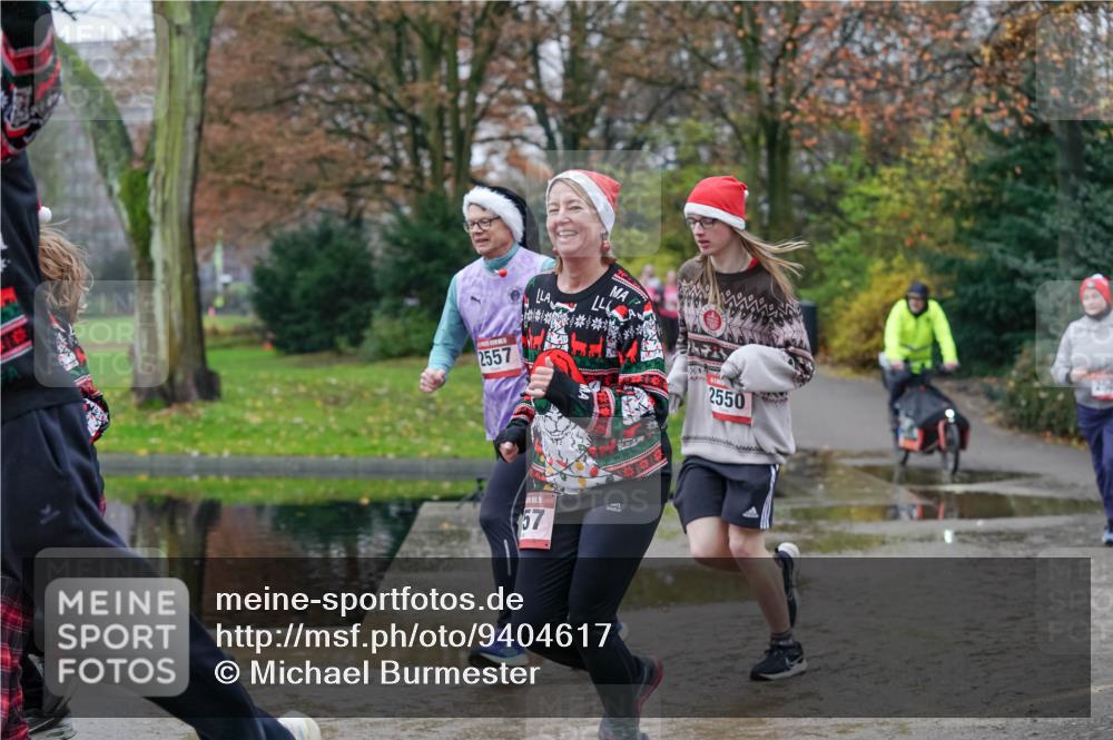 07.12.2025 - St. Pauli X-Mass-Run No. 15 Michael Burmester http://msf.ph/oto/9404617 07.12.2025 11:05:11 Laufen 3, 2557, 15, 57, 4, 2550 meine-sportfotos.de