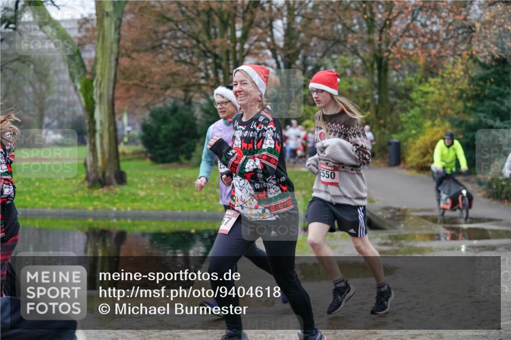 07.12.2025 - St. Pauli X-Mass-Run No. 15 Michael Burmester http://msf.ph/oto/9404618 07.12.2025 11:05:11 Laufen 67, 9, 2550 meine-sportfotos.de