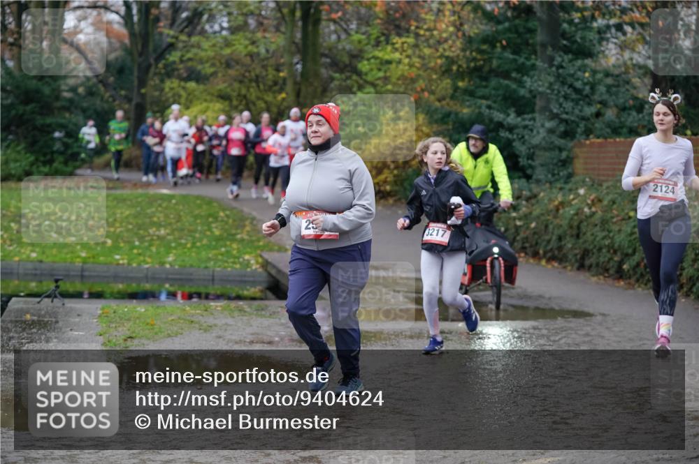 07.12.2025 - St. Pauli X-Mass-Run No. 15 Michael Burmester http://msf.ph/oto/9404624 07.12.2025 11:05:12 Laufen 25, 3217, 2124 meine-sportfotos.de