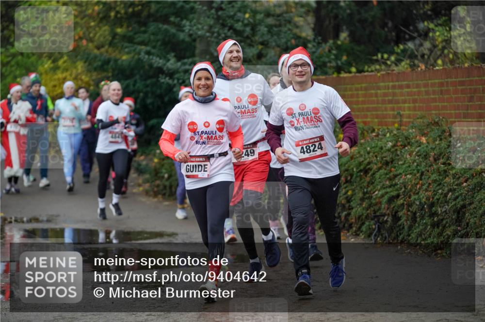 07.12.2025 - St. Pauli X-Mass-Run No. 15 Michael Burmester http://msf.ph/oto/9404642 07.12.2025 11:05:20 Laufen 15, 49, 15, 4824 meine-sportfotos.de