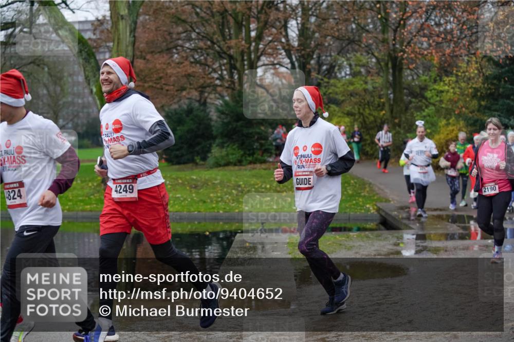 07.12.2025 - St. Pauli X-Mass-Run No. 15 Michael Burmester http://msf.ph/oto/9404652 07.12.2025 11:05:23 Laufen 1824, 4249, 2190 meine-sportfotos.de