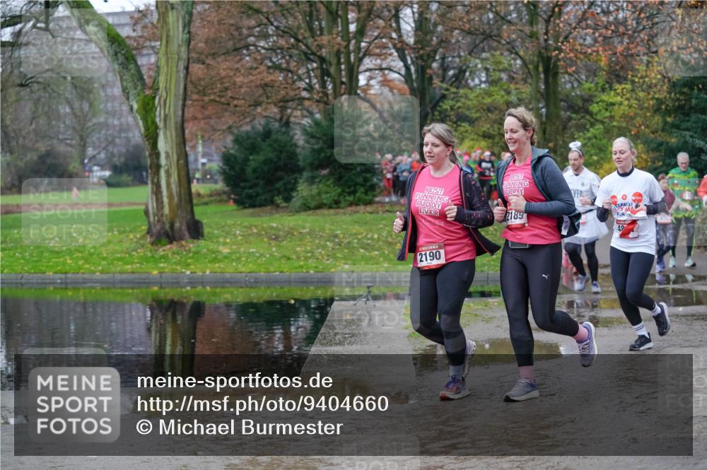 07.12.2025 - St. Pauli X-Mass-Run No. 15 Michael Burmester http://msf.ph/oto/9404660 07.12.2025 11:05:25 Laufen 2189, 2190, 48 meine-sportfotos.de