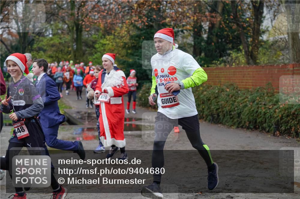 07.12.2025 - St. Pauli X-Mass-Run No. 15 Michael Burmester http://msf.ph/oto/9404680 07.12.2025 11:05:30 Laufen 870, 448 meine-sportfotos.de