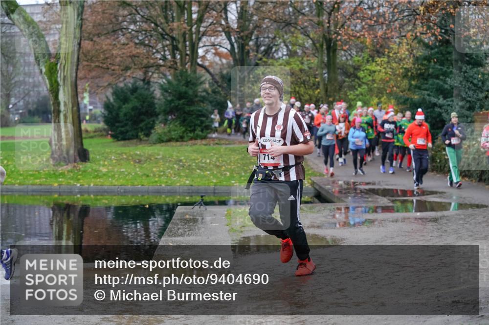 07.12.2025 - St. Pauli X-Mass-Run No. 15 Michael Burmester http://msf.ph/oto/9404690 07.12.2025 11:05:32 Laufen 714 meine-sportfotos.de