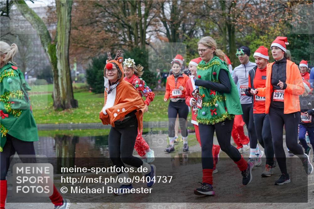 07.12.2025 - St. Pauli X-Mass-Run No. 15 Michael Burmester http://msf.ph/oto/9404737 07.12.2025 11:05:44 Laufen 24, 678, 2979, 2572, 2400 meine-sportfotos.de