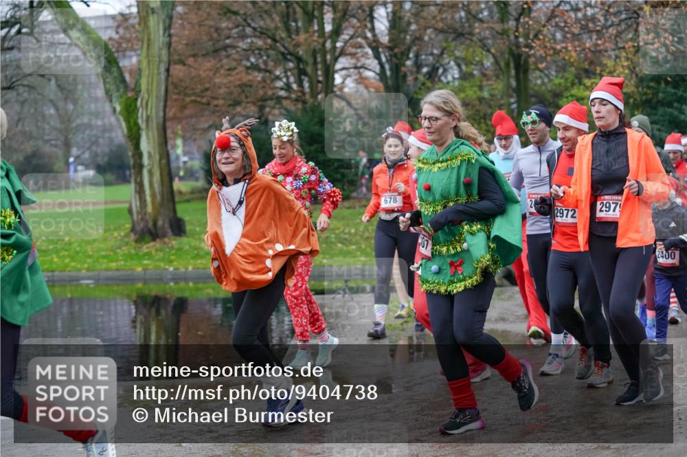 07.12.2025 - St. Pauli X-Mass-Run No. 15 Michael Burmester http://msf.ph/oto/9404738 07.12.2025 11:05:44 Laufen 678, 07, 2, 2972, 2979, 2400 meine-sportfotos.de