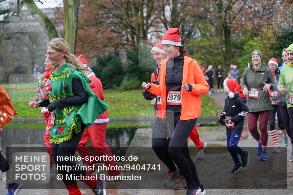 07.12.2025 - St. Pauli X-Mass-Run No. 15 Michael Burmester http://msf.ph/oto/9404741 07.12.2025 11:05:45 Laufen 297, 15, 2979, 674, 105, 33 meine-sportfotos.de