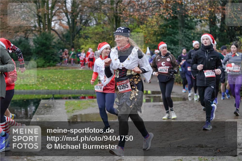 07.12.2025 - St. Pauli X-Mass-Run No. 15 Michael Burmester http://msf.ph/oto/9404750 07.12.2025 11:05:47 Laufen 3070, 15, 2265, 3074, 2244, 2037 meine-sportfotos.de