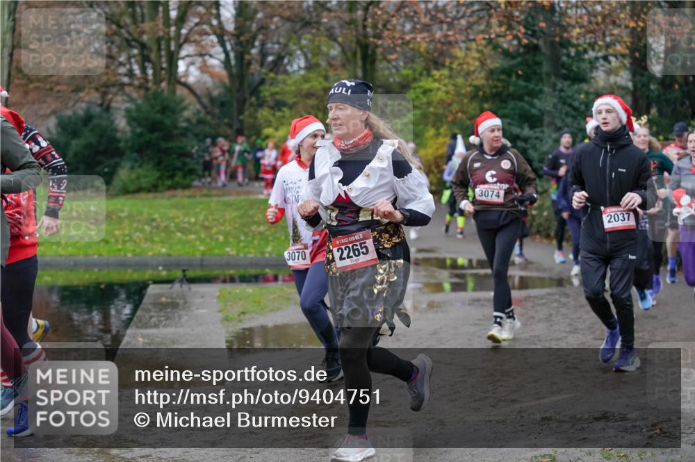 07.12.2025 - St. Pauli X-Mass-Run No. 15 Michael Burmester http://msf.ph/oto/9404751 07.12.2025 11:05:47 Laufen 3070, 15, 2265, 3074, 2037 meine-sportfotos.de