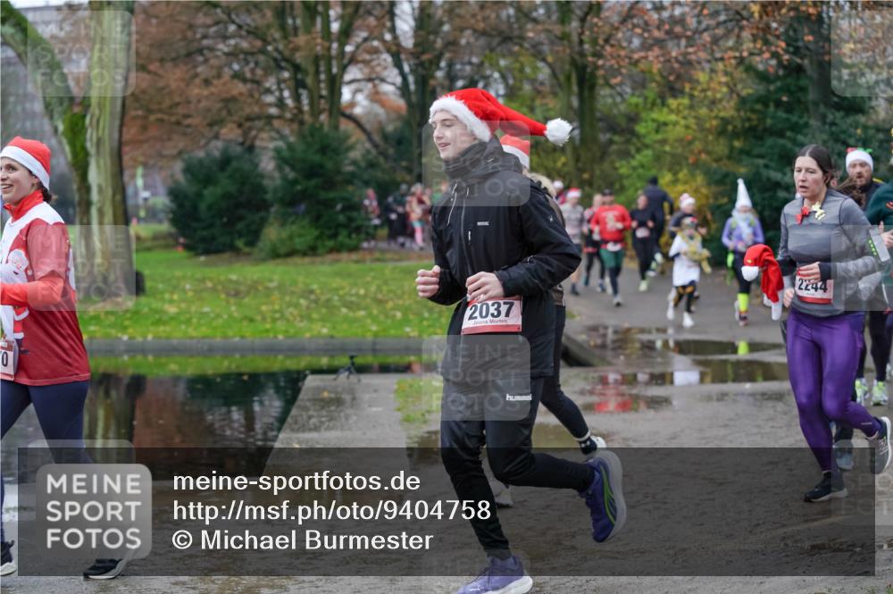 07.12.2025 - St. Pauli X-Mass-Run No. 15 Michael Burmester http://msf.ph/oto/9404758 07.12.2025 11:05:48 Laufen 0, 2037, 2244 meine-sportfotos.de