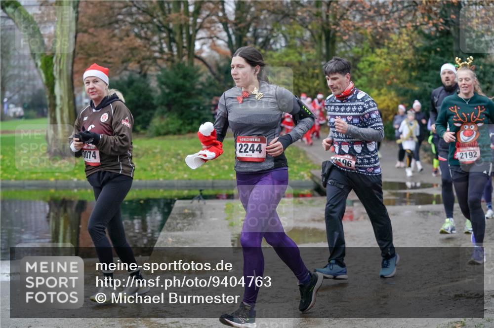 07.12.2025 - St. Pauli X-Mass-Run No. 15 Michael Burmester http://msf.ph/oto/9404763 07.12.2025 11:05:49 Laufen 3074, 15, 2244, 96, 2192 meine-sportfotos.de