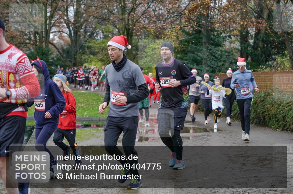 07.12.2025 - St. Pauli X-Mass-Run No. 15 Michael Burmester http://msf.ph/oto/9404775 07.12.2025 11:05:52 Laufen 4655, 40, 2055, 1999, 4648 meine-sportfotos.de