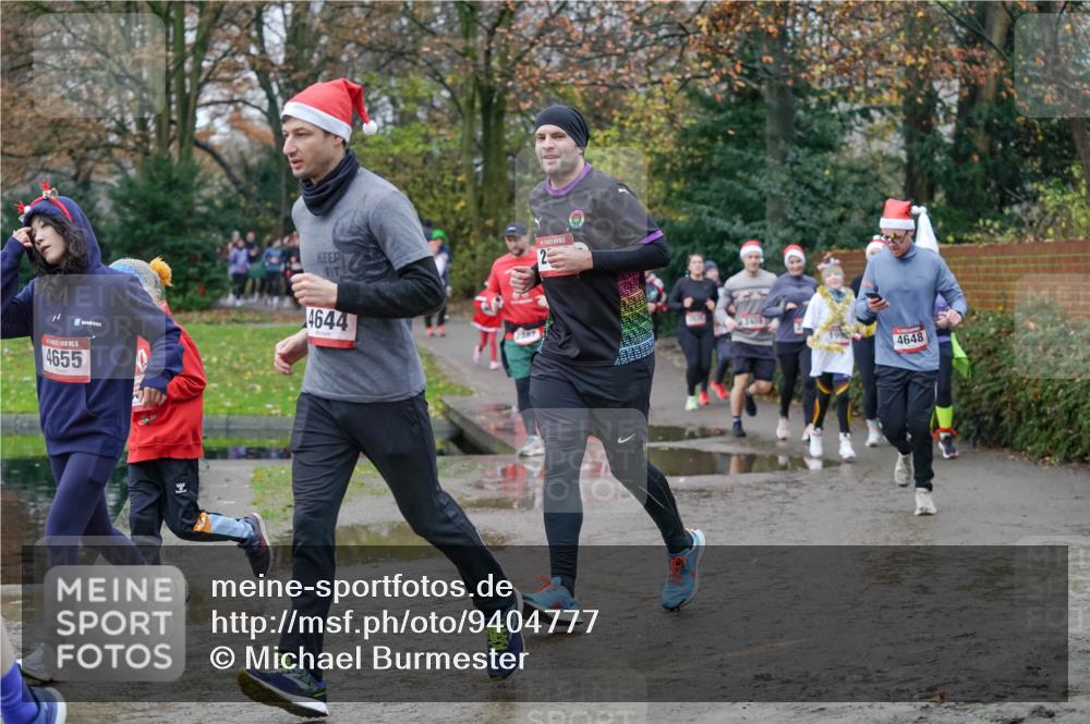 07.12.2025 - St. Pauli X-Mass-Run No. 15 Michael Burmester http://msf.ph/oto/9404777 07.12.2025 11:05:52 Laufen 4655, 4644, 2387, 4648 meine-sportfotos.de