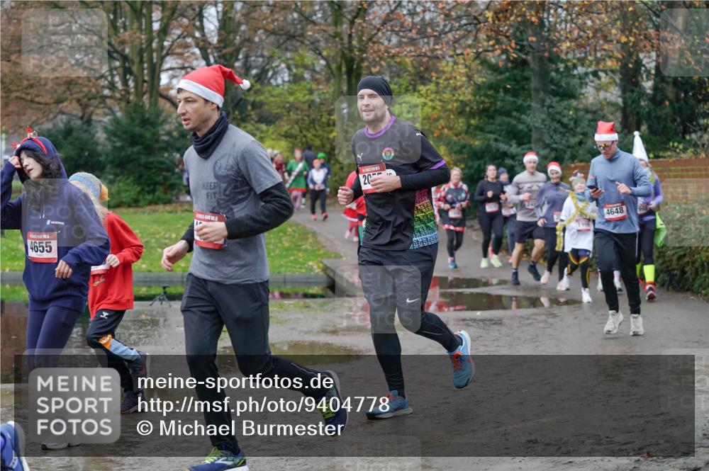 07.12.2025 - St. Pauli X-Mass-Run No. 15 Michael Burmester http://msf.ph/oto/9404778 07.12.2025 11:05:52 Laufen 15, 4655, 20, 4648 meine-sportfotos.de