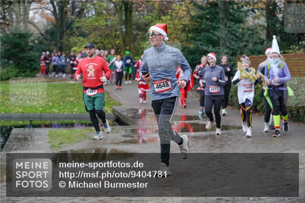 07.12.2025 - St. Pauli X-Mass-Run No. 15 Michael Burmester http://msf.ph/oto/9404781 07.12.2025 11:05:53 Laufen 2387, 15, 4648, 1958, 2813, 1999 meine-sportfotos.de