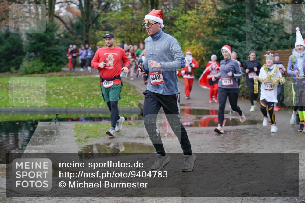 07.12.2025 - St. Pauli X-Mass-Run No. 15 Michael Burmester http://msf.ph/oto/9404783 07.12.2025 11:05:54 Laufen 4648, 2387, 2813, 1999 meine-sportfotos.de