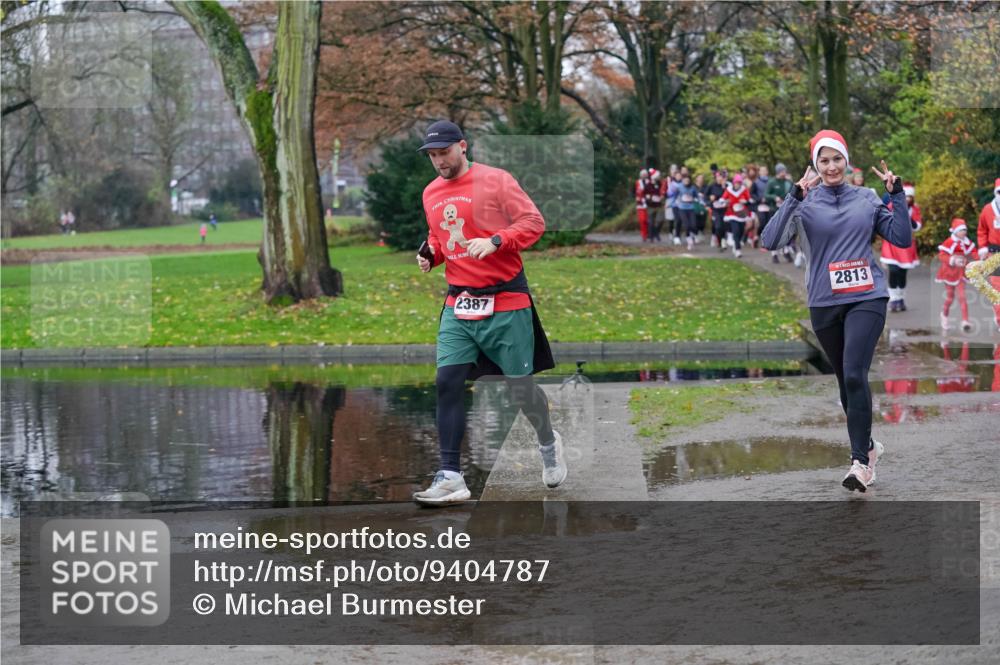 07.12.2025 - St. Pauli X-Mass-Run No. 15 Michael Burmester http://msf.ph/oto/9404787 07.12.2025 11:05:55 Laufen 2387, 2813 meine-sportfotos.de