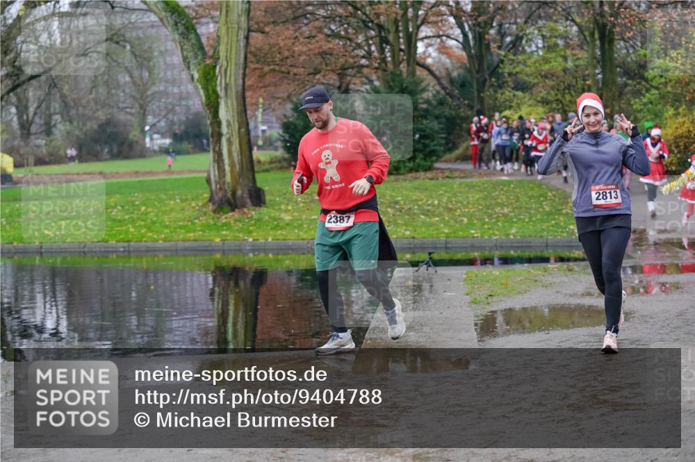 07.12.2025 - St. Pauli X-Mass-Run No. 15 Michael Burmester http://msf.ph/oto/9404788 07.12.2025 11:05:55 Laufen 2387, 2813 meine-sportfotos.de