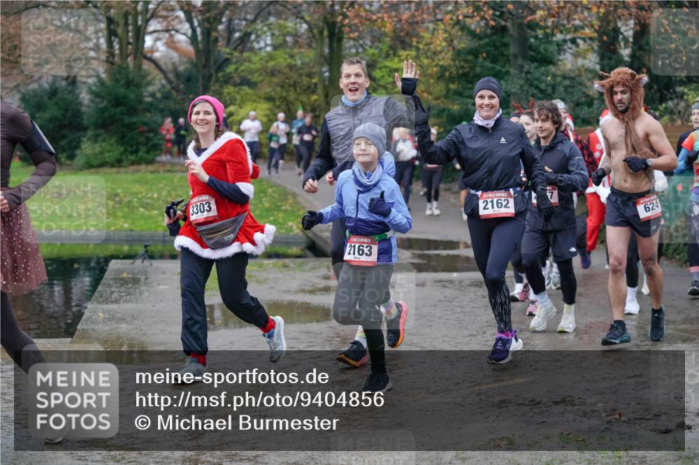 07.12.2025 - St. Pauli X-Mass-Run No. 15 Michael Burmester http://msf.ph/oto/9404856 07.12.2025 11:06:12 Laufen 3303, 15, 2163, 2162, 624 meine-sportfotos.de