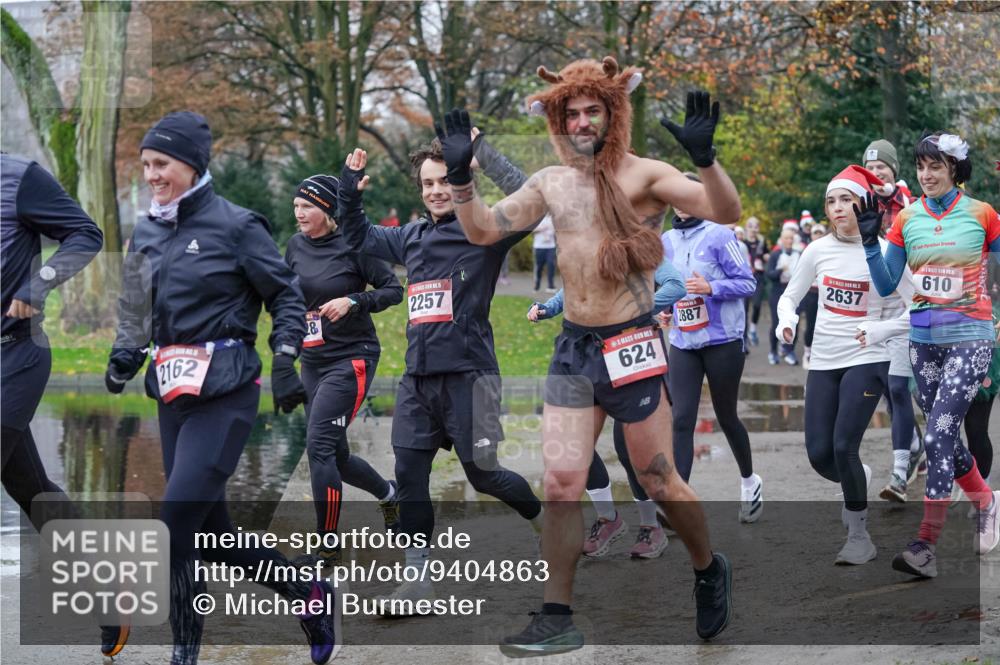 07.12.2025 - St. Pauli X-Mass-Run No. 15 Michael Burmester http://msf.ph/oto/9404863 07.12.2025 11:06:13 Laufen 2162, 28, 2257, 624, 2887, 2637, 610 meine-sportfotos.de