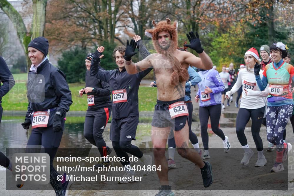07.12.2025 - St. Pauli X-Mass-Run No. 15 Michael Burmester http://msf.ph/oto/9404864 07.12.2025 11:06:13 Laufen 2162, 328, 15, 2257, 2, 624, 887, 2637, 610 meine-sportfotos.de