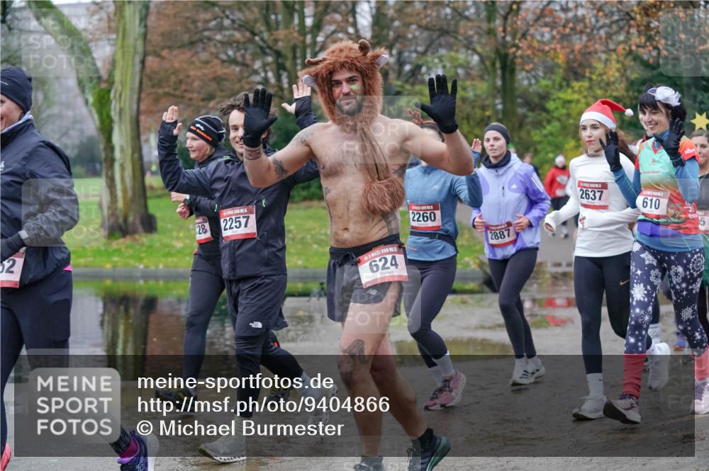 07.12.2025 - St. Pauli X-Mass-Run No. 15 Michael Burmester http://msf.ph/oto/9404866 07.12.2025 11:06:13 Laufen 2, 28, 2257, 624, 2260, 2887, 2637, 610 meine-sportfotos.de