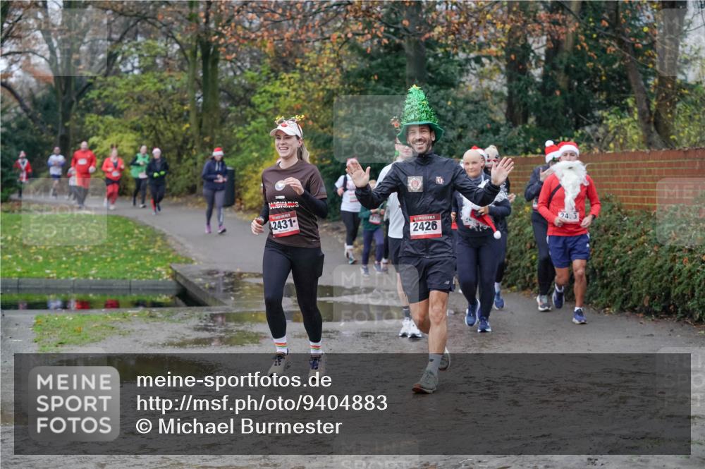 07.12.2025 - St. Pauli X-Mass-Run No. 15 Michael Burmester http://msf.ph/oto/9404883 07.12.2025 11:06:18 Laufen 2431, 2426, 24 meine-sportfotos.de