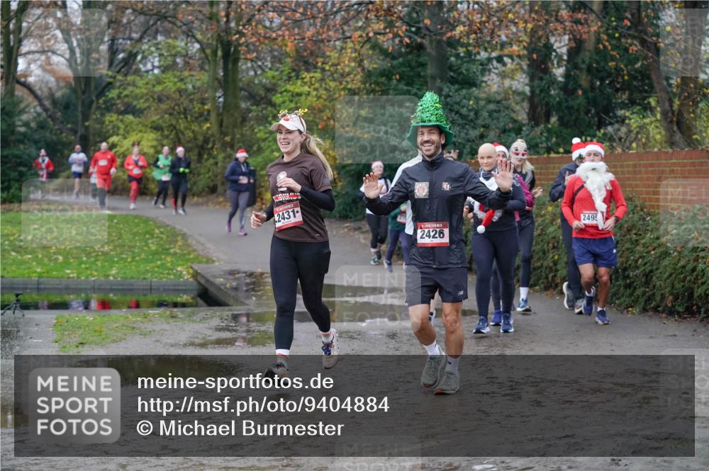 07.12.2025 - St. Pauli X-Mass-Run No. 15 Michael Burmester http://msf.ph/oto/9404884 07.12.2025 11:06:19 Laufen 2431, 2426, 2495 meine-sportfotos.de