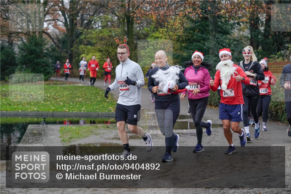 07.12.2025 - St. Pauli X-Mass-Run No. 15 Michael Burmester http://msf.ph/oto/9404892 07.12.2025 11:06:21 Laufen 2456, 2774, 24, 4884, 2449 meine-sportfotos.de