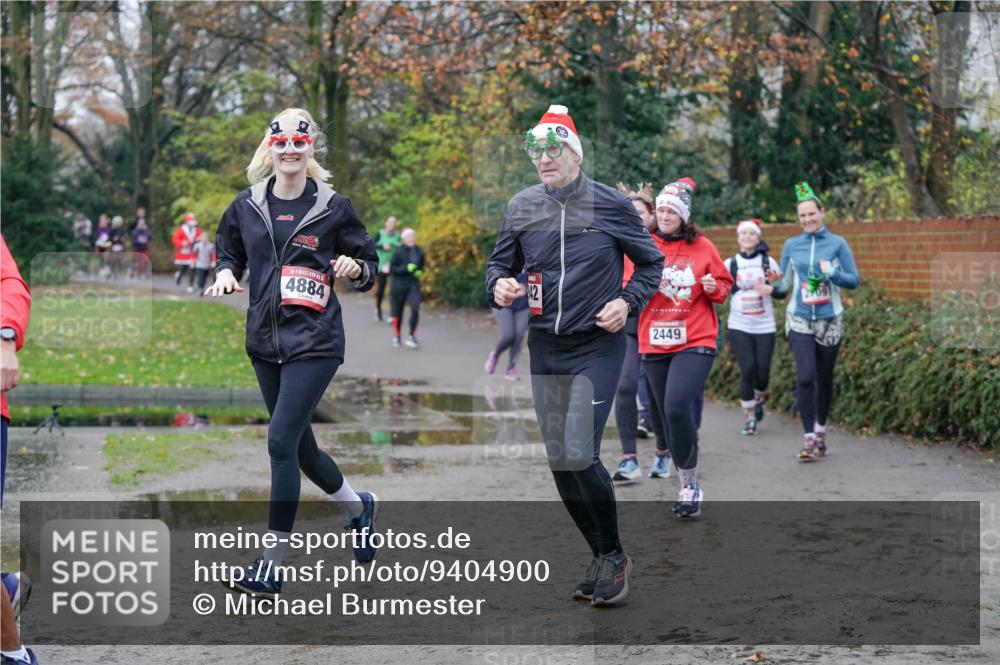 07.12.2025 - St. Pauli X-Mass-Run No. 15 Michael Burmester http://msf.ph/oto/9404900 07.12.2025 11:06:22 Laufen 4884, 42, 2449 meine-sportfotos.de