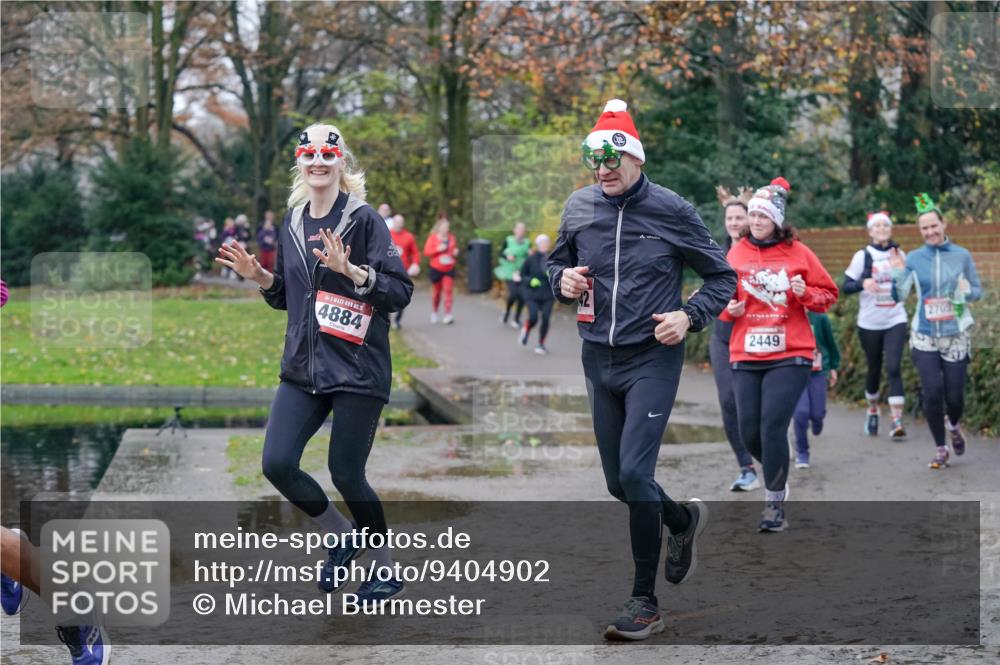 07.12.2025 - St. Pauli X-Mass-Run No. 15 Michael Burmester http://msf.ph/oto/9404902 07.12.2025 11:06:23 Laufen 15, 4884, 2449, 2709 meine-sportfotos.de