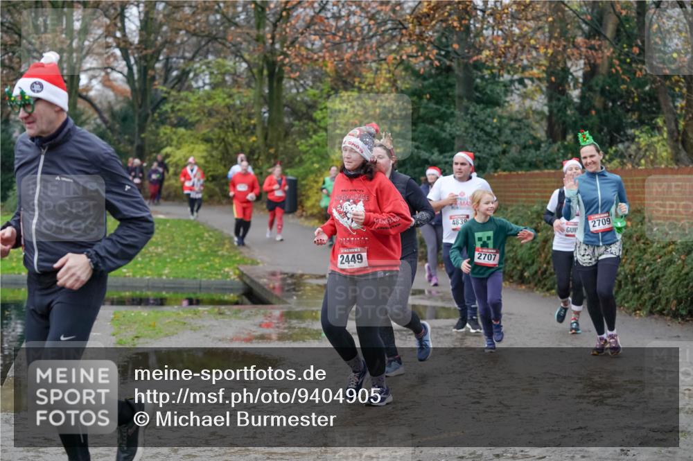 07.12.2025 - St. Pauli X-Mass-Run No. 15 Michael Burmester http://msf.ph/oto/9404905 07.12.2025 11:06:24 Laufen 4830, 2449, 2707, 2709 meine-sportfotos.de