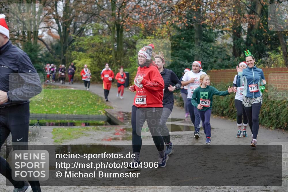 07.12.2025 - St. Pauli X-Mass-Run No. 15 Michael Burmester http://msf.ph/oto/9404906 07.12.2025 11:06:24 Laufen 2449, 48, 2707, 2709 meine-sportfotos.de