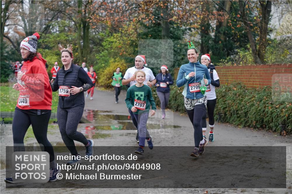 07.12.2025 - St. Pauli X-Mass-Run No. 15 Michael Burmester http://msf.ph/oto/9404908 07.12.2025 11:06:24 Laufen 2449, 1759, 2707, 2709 meine-sportfotos.de