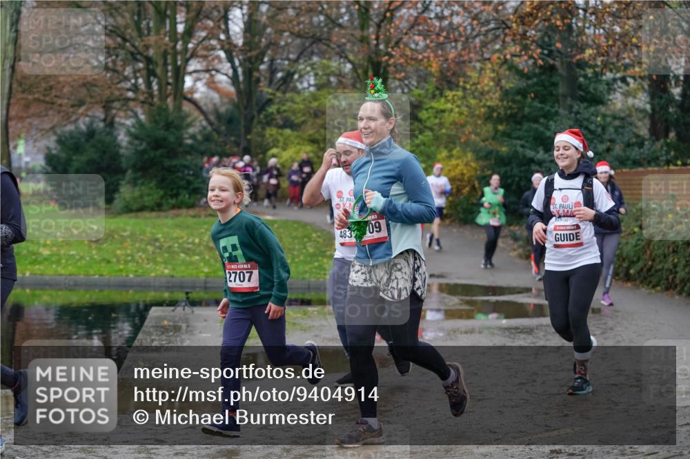 07.12.2025 - St. Pauli X-Mass-Run No. 15 Michael Burmester http://msf.ph/oto/9404914 07.12.2025 11:06:26 Laufen 15, 2707, 483, 09 meine-sportfotos.de