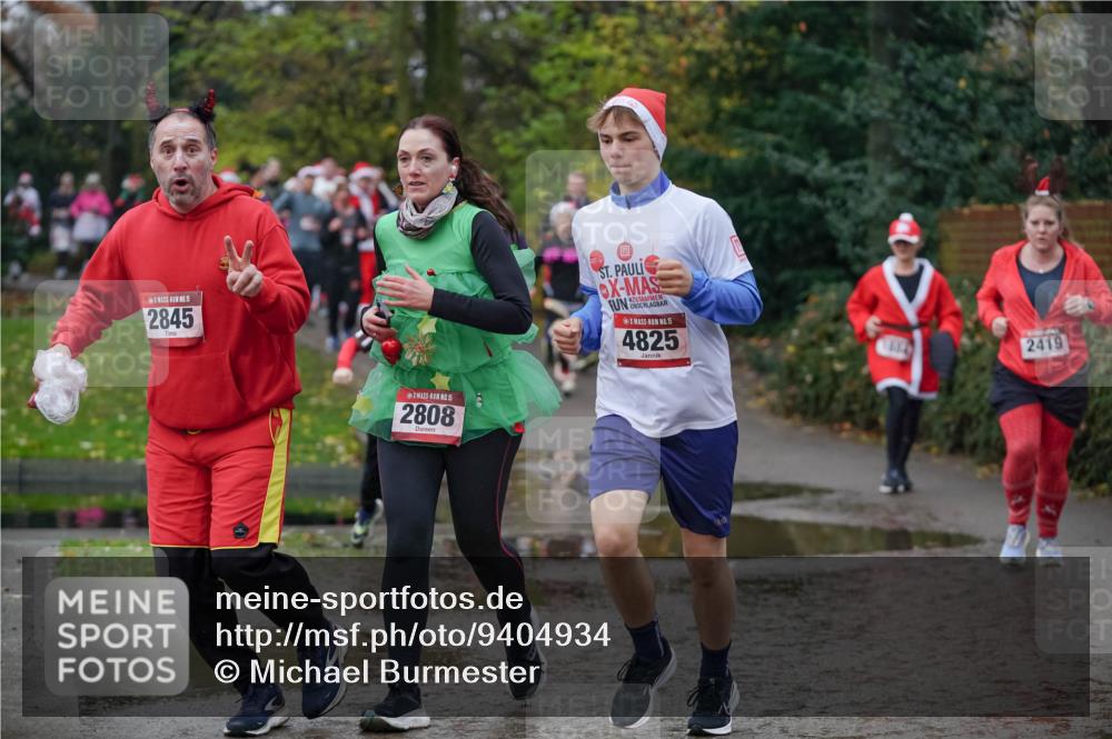 07.12.2025 - St. Pauli X-Mass-Run No. 15 Michael Burmester http://msf.ph/oto/9404934 07.12.2025 11:06:32 Laufen 15, 2845, 15, 2808, 15, 4825, 2419 meine-sportfotos.de