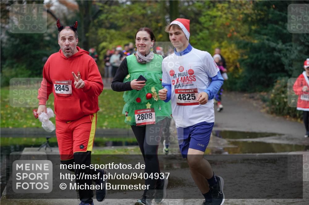 07.12.2025 - St. Pauli X-Mass-Run No. 15 Michael Burmester http://msf.ph/oto/9404937 07.12.2025 11:06:33 Laufen 15, 2845, 15, 2808, 15, 4825, 7883 meine-sportfotos.de