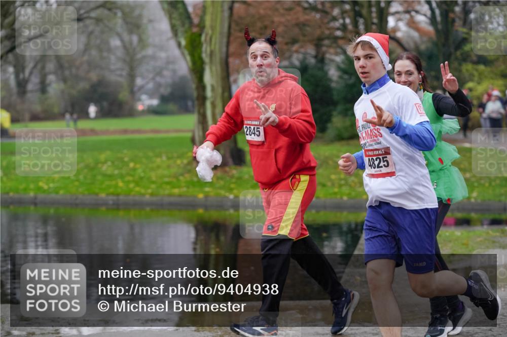 07.12.2025 - St. Pauli X-Mass-Run No. 15 Michael Burmester http://msf.ph/oto/9404938 07.12.2025 11:06:33 Laufen 2845, 5, 4825 meine-sportfotos.de