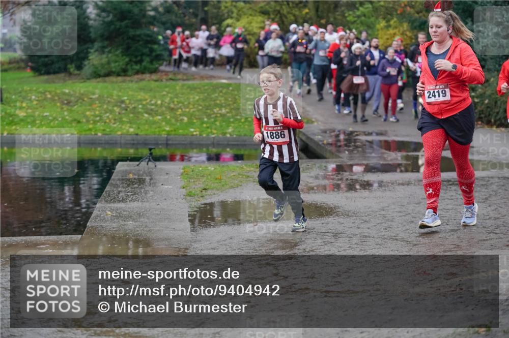 07.12.2025 - St. Pauli X-Mass-Run No. 15 Michael Burmester http://msf.ph/oto/9404942 07.12.2025 11:06:35 Laufen 15, 1886, 2419 meine-sportfotos.de