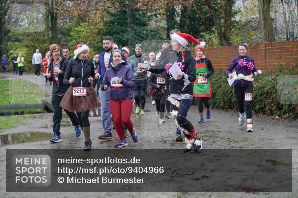 07.12.2025 - St. Pauli X-Mass-Run No. 15 Michael Burmester http://msf.ph/oto/9404966 07.12.2025 11:06:43 Laufen 306, 2213, 250, 296, 3239, 3238, 213 meine-sportfotos.de