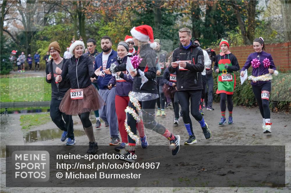 07.12.2025 - St. Pauli X-Mass-Run No. 15 Michael Burmester http://msf.ph/oto/9404967 07.12.2025 11:06:44 Laufen 2213, 96, 323, 3238, 2139 meine-sportfotos.de