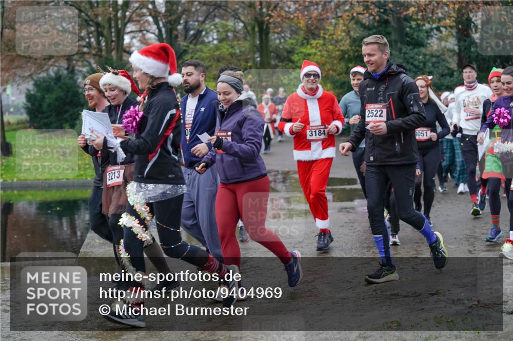 07.12.2025 - St. Pauli X-Mass-Run No. 15 Michael Burmester http://msf.ph/oto/9404969 07.12.2025 11:06:45 Laufen 2213, 0, 3184, 2522, 8051 meine-sportfotos.de