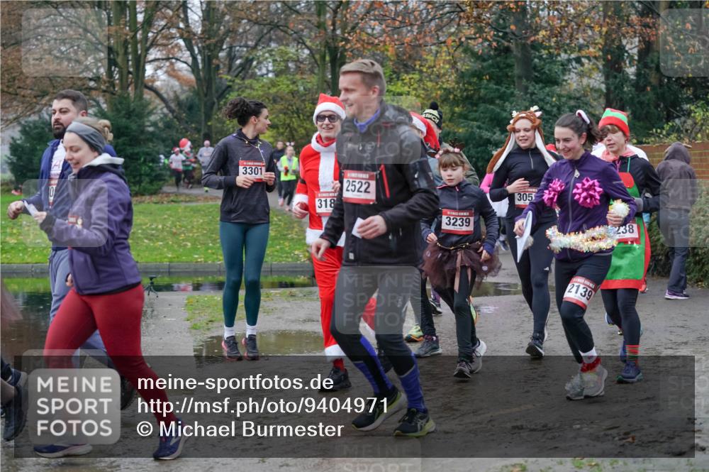 07.12.2025 - St. Pauli X-Mass-Run No. 15 Michael Burmester http://msf.ph/oto/9404971 07.12.2025 11:06:45 Laufen 0, 3301, 318, 2522, 3239, 305, 2139, 238 meine-sportfotos.de
