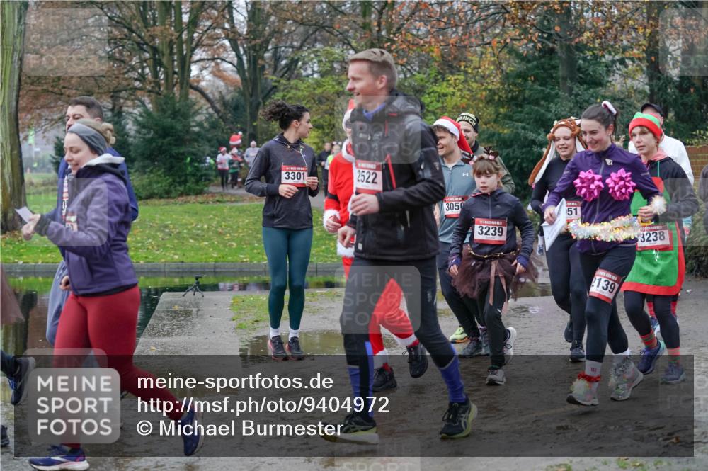 07.12.2025 - St. Pauli X-Mass-Run No. 15 Michael Burmester http://msf.ph/oto/9404972 07.12.2025 11:06:45 Laufen 3301, 2522, 3050, 3239, 51, 2139, 3238 meine-sportfotos.de
