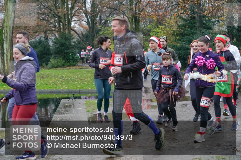 07.12.2025 - St. Pauli X-Mass-Run No. 15 Michael Burmester http://msf.ph/oto/9404973 07.12.2025 11:06:45 Laufen 3301, 2522, 3050, 3239, 305, 3238, 2139 meine-sportfotos.de
