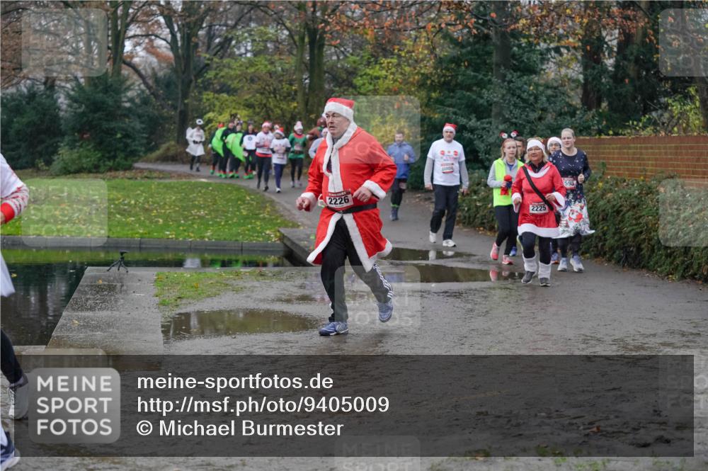 07.12.2025 - St. Pauli X-Mass-Run No. 15 Michael Burmester http://msf.ph/oto/9405009 07.12.2025 11:06:53 Laufen 2226, 2225, 595 meine-sportfotos.de
