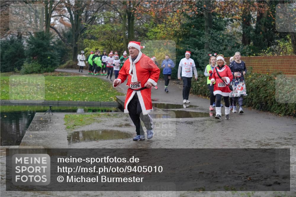 07.12.2025 - St. Pauli X-Mass-Run No. 15 Michael Burmester http://msf.ph/oto/9405010 07.12.2025 11:06:53 Laufen 2226, 2225, 95 meine-sportfotos.de