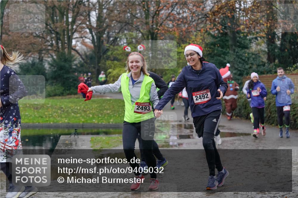 07.12.2025 - St. Pauli X-Mass-Run No. 15 Michael Burmester http://msf.ph/oto/9405032 07.12.2025 11:06:58 Laufen 2493, 15, 2492, 776 meine-sportfotos.de