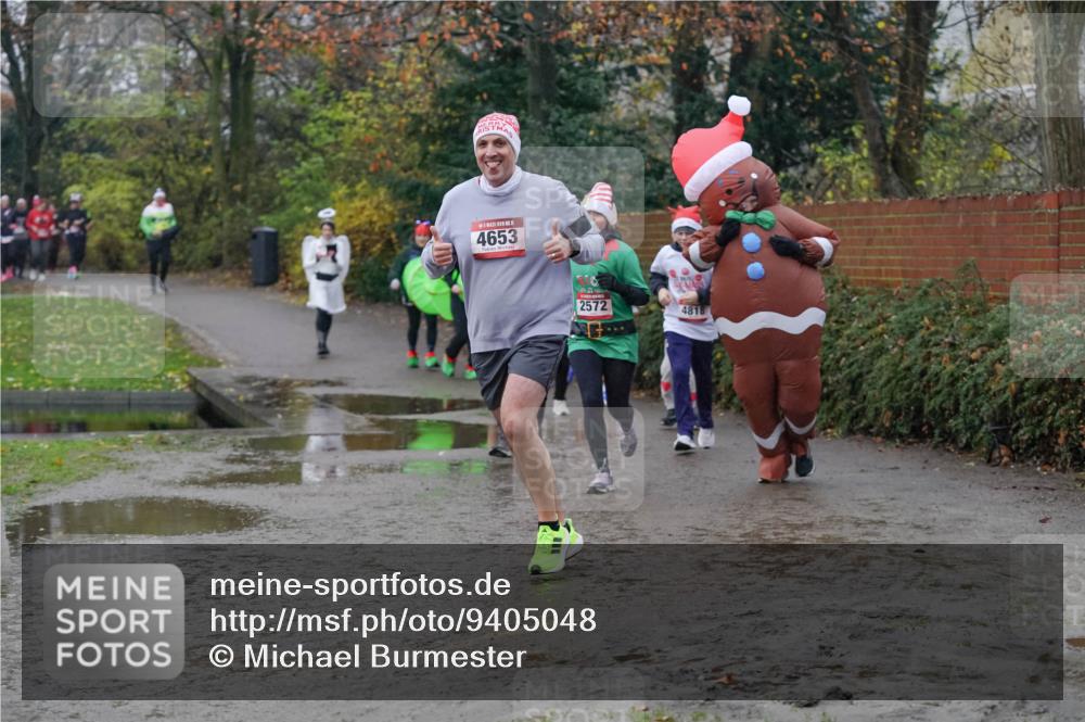 07.12.2025 - St. Pauli X-Mass-Run No. 15 Michael Burmester http://msf.ph/oto/9405048 07.12.2025 11:07:03 Laufen 4653, 2572, 4818 meine-sportfotos.de