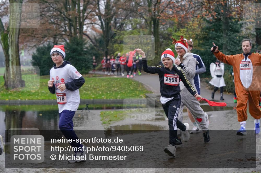 07.12.2025 - St. Pauli X-Mass-Run No. 15 Michael Burmester http://msf.ph/oto/9405069 07.12.2025 11:07:06 Laufen 318, 2999, 3004 meine-sportfotos.de